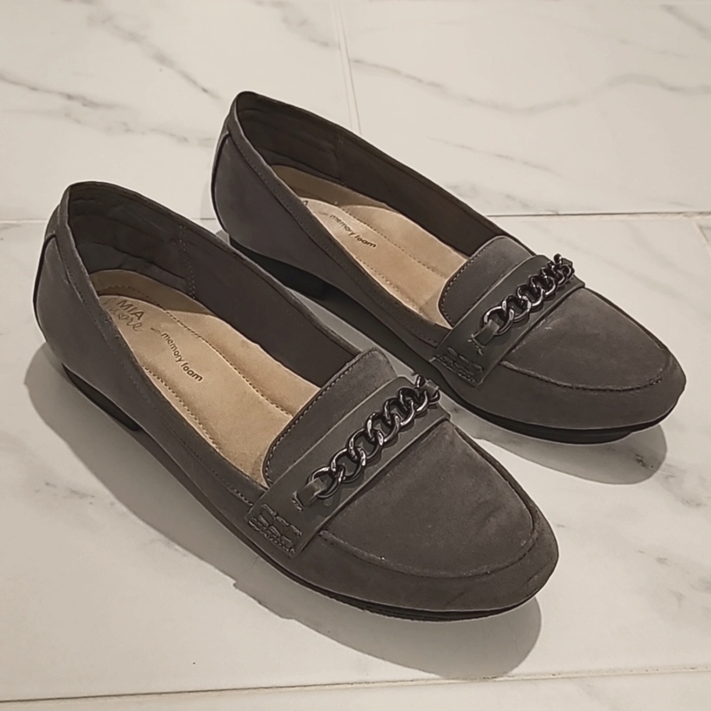 MIA Amore Gray Faux Suede Loafers Women's Size 9.5 with memory foam